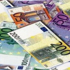 Stipendi d'oro: 11 mila euro al mese al barbiere della Camera