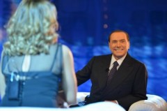 Sondaggi politici Berlusconi +3% dopo la presenza in Tv